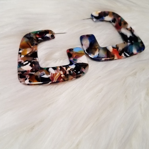 Multi color Geometric Acrylic earrings - Picture 2 of 3